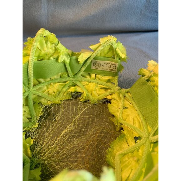 Ladies Light Green Flower and Velvet Bow Hat Union Made Vintage - Picture 7 of 9